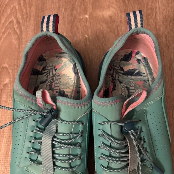 Clove Sneaker Womens 9 Teal Pacific Palm Classic Nursing Casual Faux Leather - Picture 2 of 6